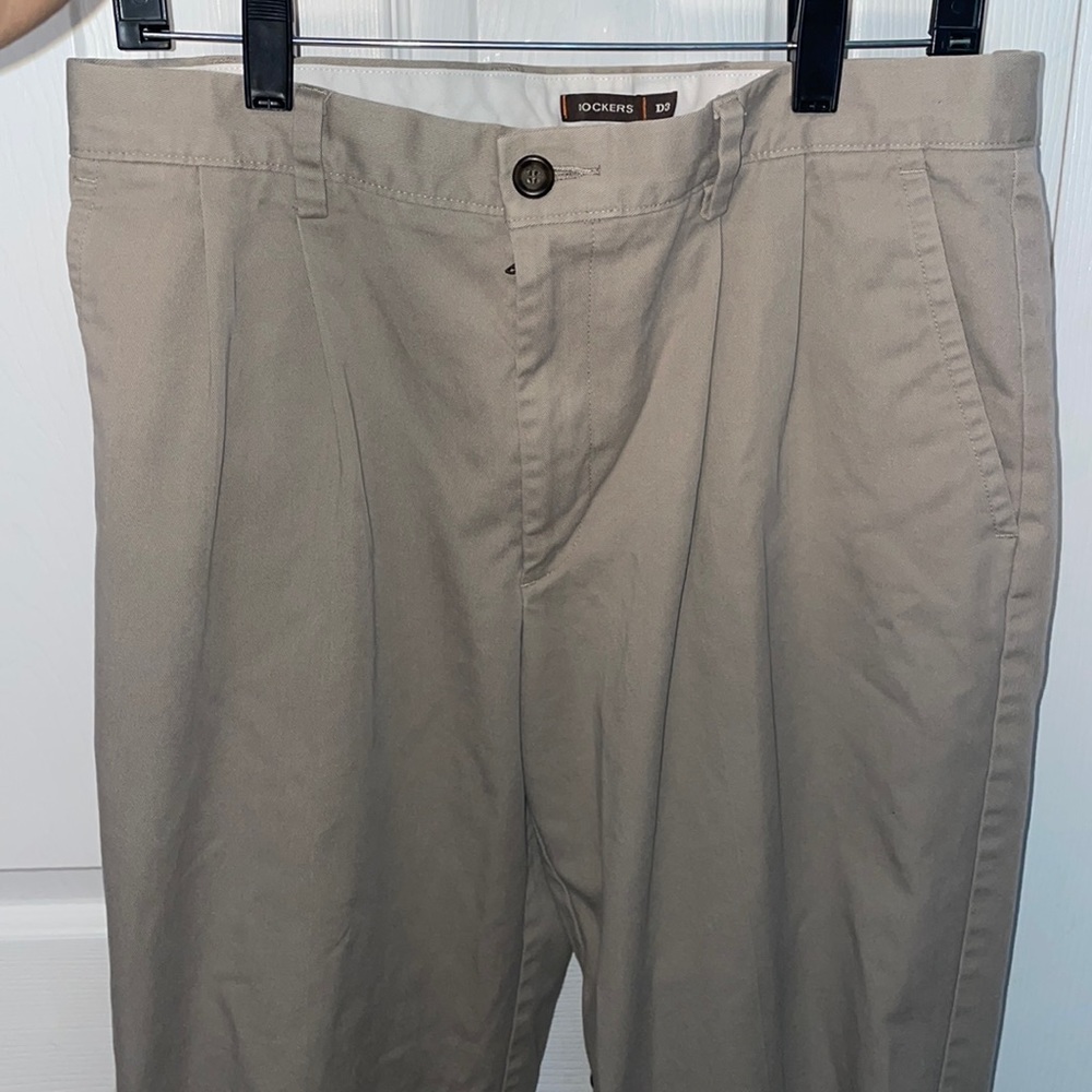 Dockers Khaki pants 34x32